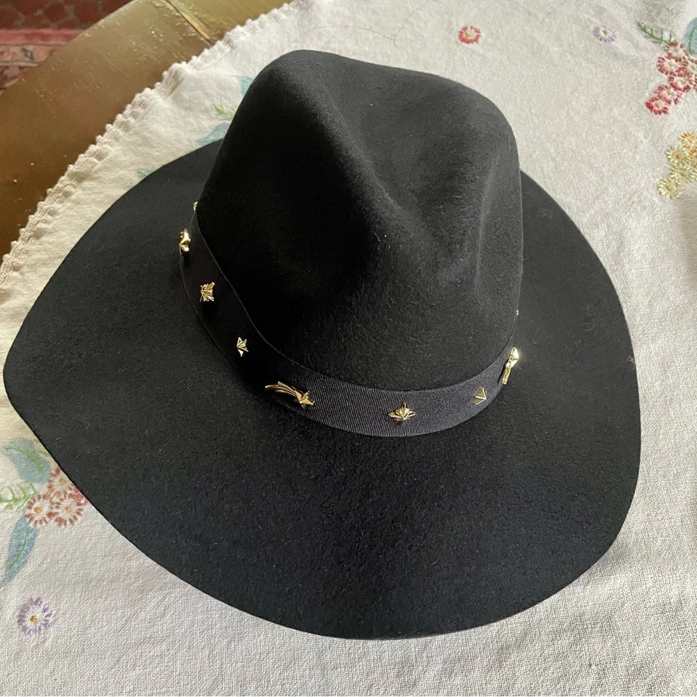 Lucky Brand  Gold Charm Ranger Hat. 100% Wool. Black w/ Black Ribbon. One Size